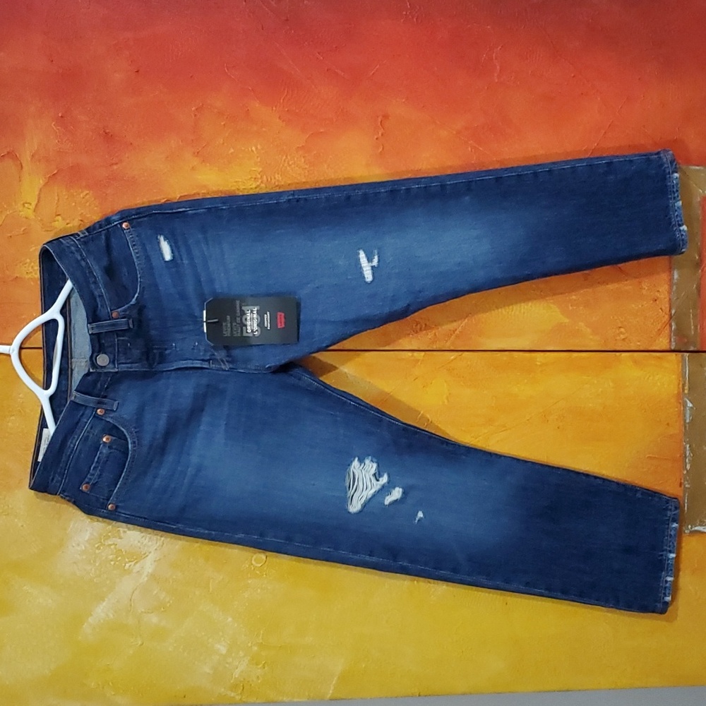 Levi's Cropped Jeans